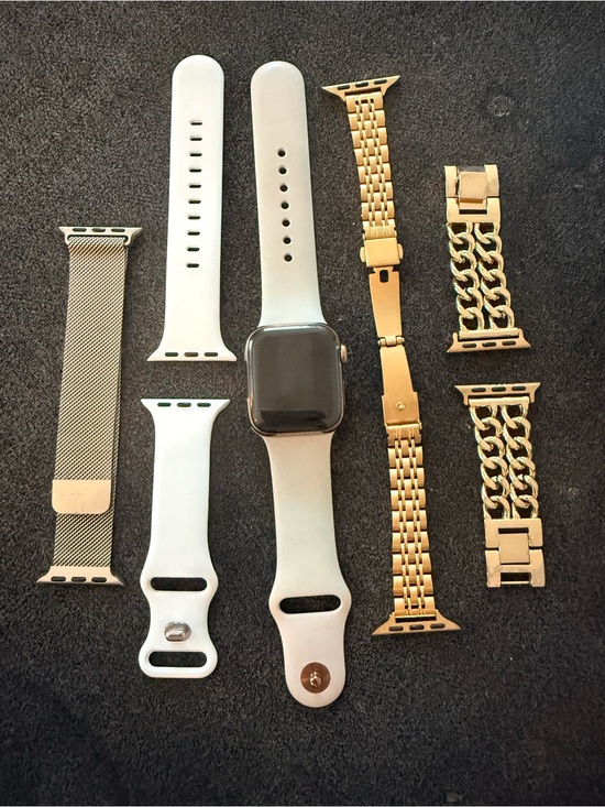 Apple Other - Apple Watch Series 4. Gold Titanium. 40MM